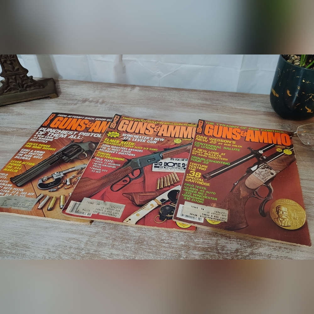 Vintage Guns And Ammo Magazine bundle, set of 3